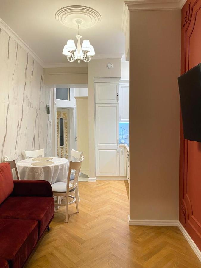 Grand De Luxe Residence Lviv Buitenkant foto