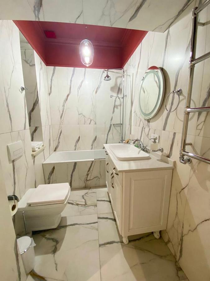 Grand De Luxe Residence Lviv Buitenkant foto